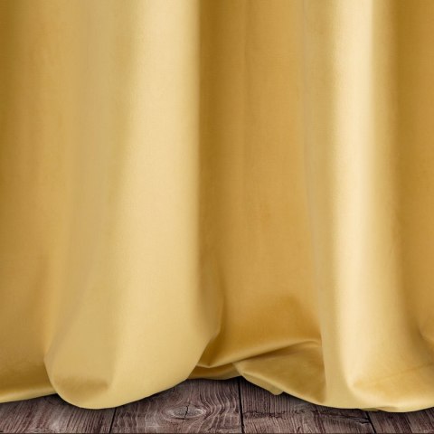 ZAS0PIERRE0MUSZ 140X250 Ösen