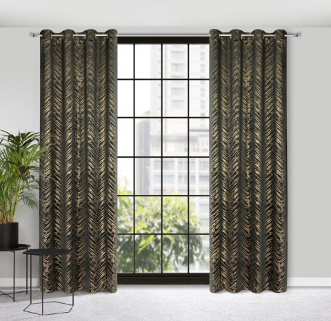 ZAS0SARA0CZA+ZŁO 140X250 Ösen